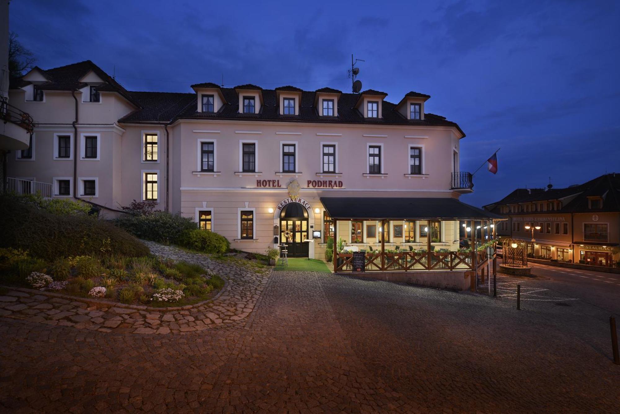 Hotel Podhrad Hluboka nad Vltavou Exterior photo